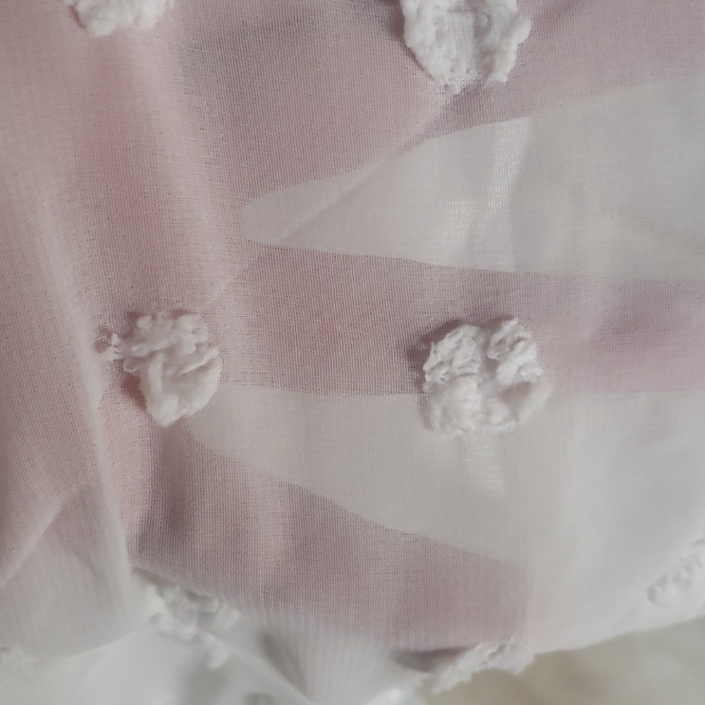 🔥🎉HP🎉 New Swiss dot flowy top. - Picture 13 of 13